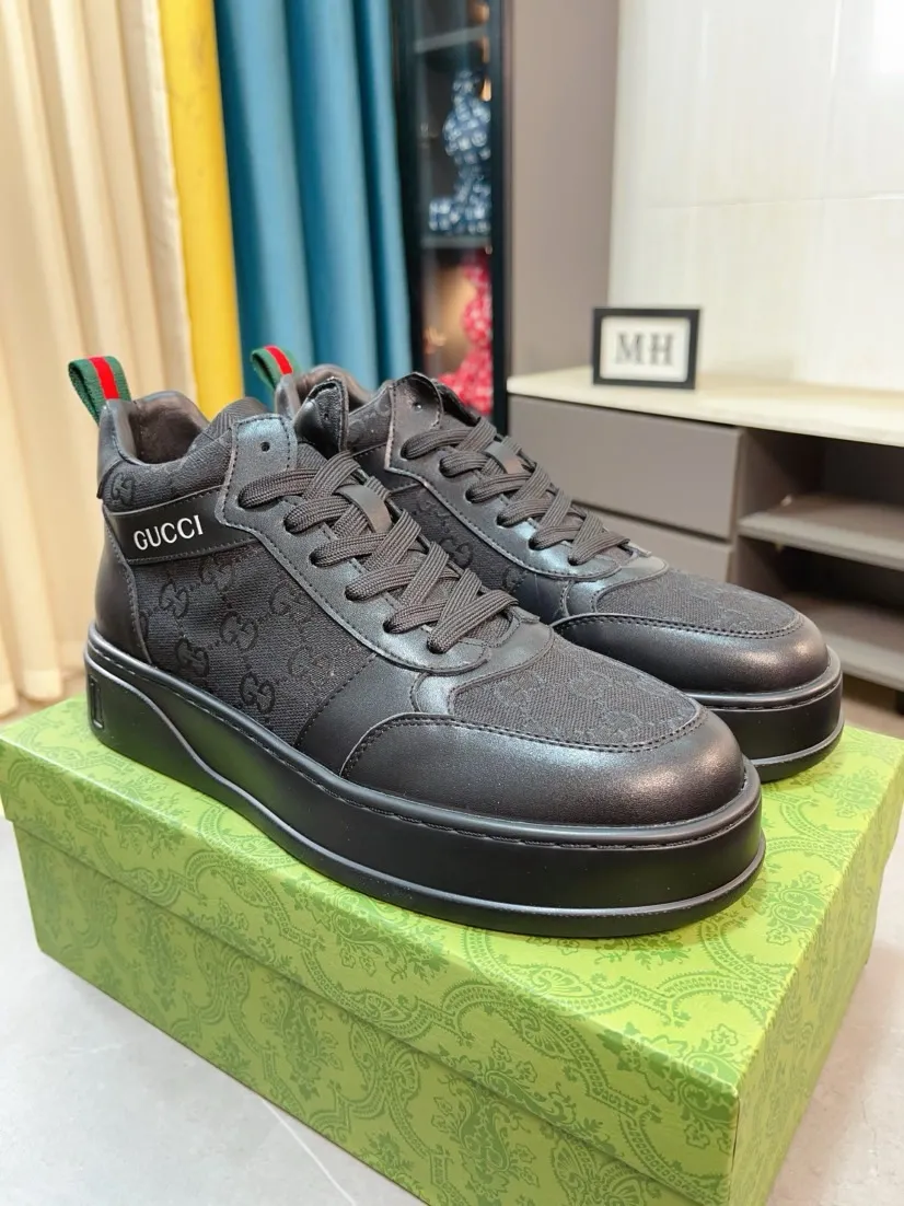 Factory price 438🌹🌹GUCCI [Gucci] New high-top men's shoes, a high-end brand, the latest fashionable casual men's shoes, trendy and versatile, relaxed and sporty style, uppers imported from Italy, first-layer cowhide, genuine leather lining, and ultra-fine workmanship. Original personalized fashionable rubber wear-resistant outsole, light and comfortable on the foot, size 38-44